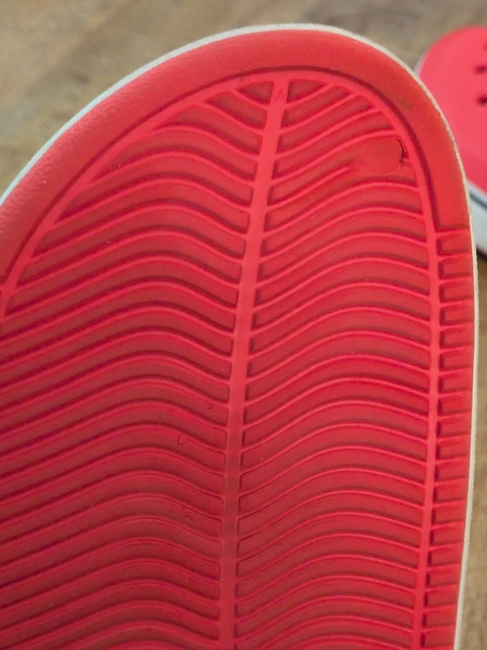 Crocs Off Court Clog Tomato Red Stripe Men's 11